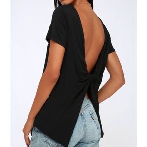 Lulu’s Twist Back Short Sleeve Shirt